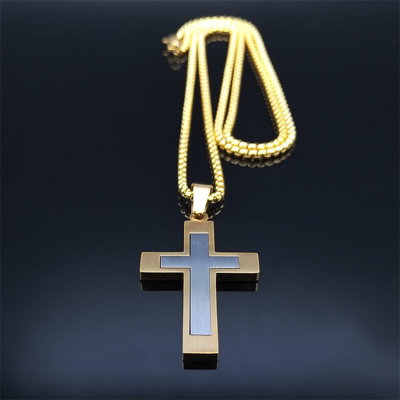 Collar de Cruz con Marco Dorado