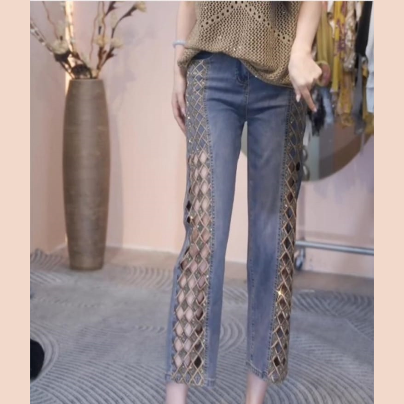 Jeans con Bordado hueco