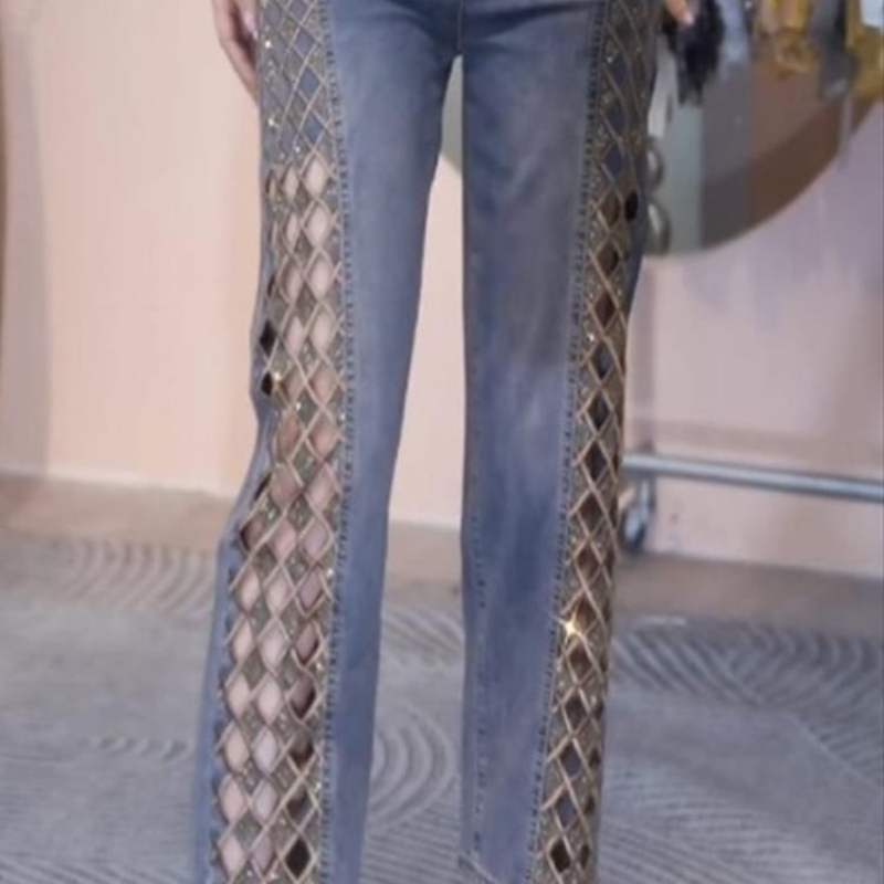 Jeans con Bordado hueco